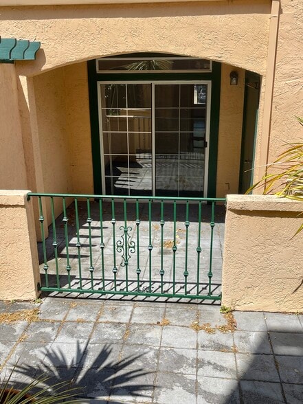 Building Photo - 375 Hope St