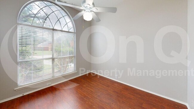 Building Photo - 7821 Aqua Vista Dr