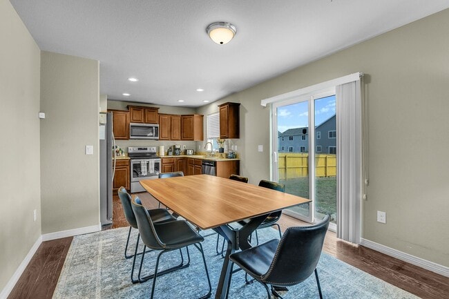 Building Photo - Charming 2-story home in Lorson Ranch