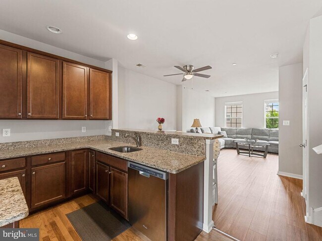 Building Photo - 1126 Munyon Dr