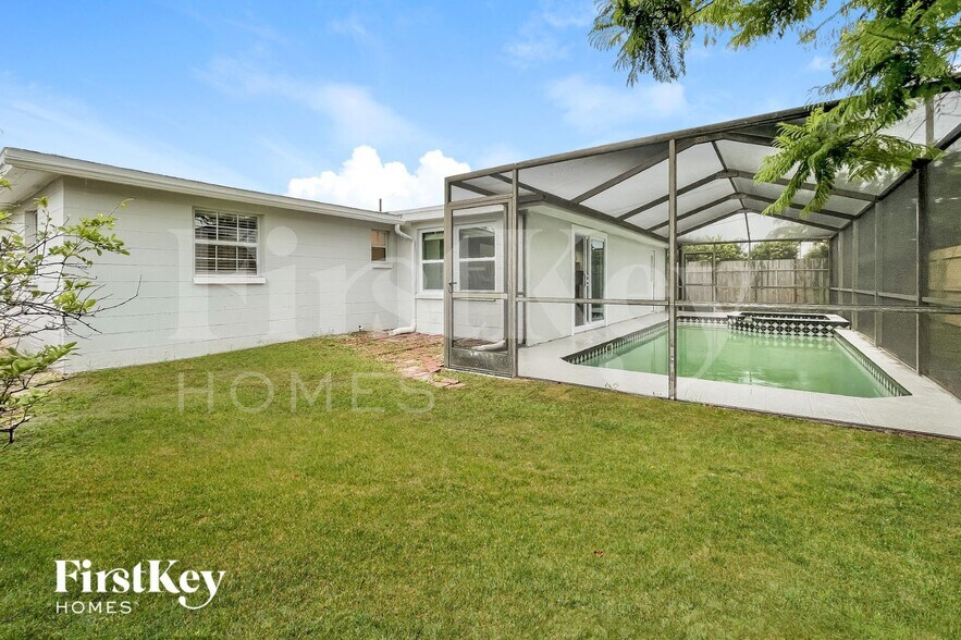 Building Photo - 3844 Elmwood Dr