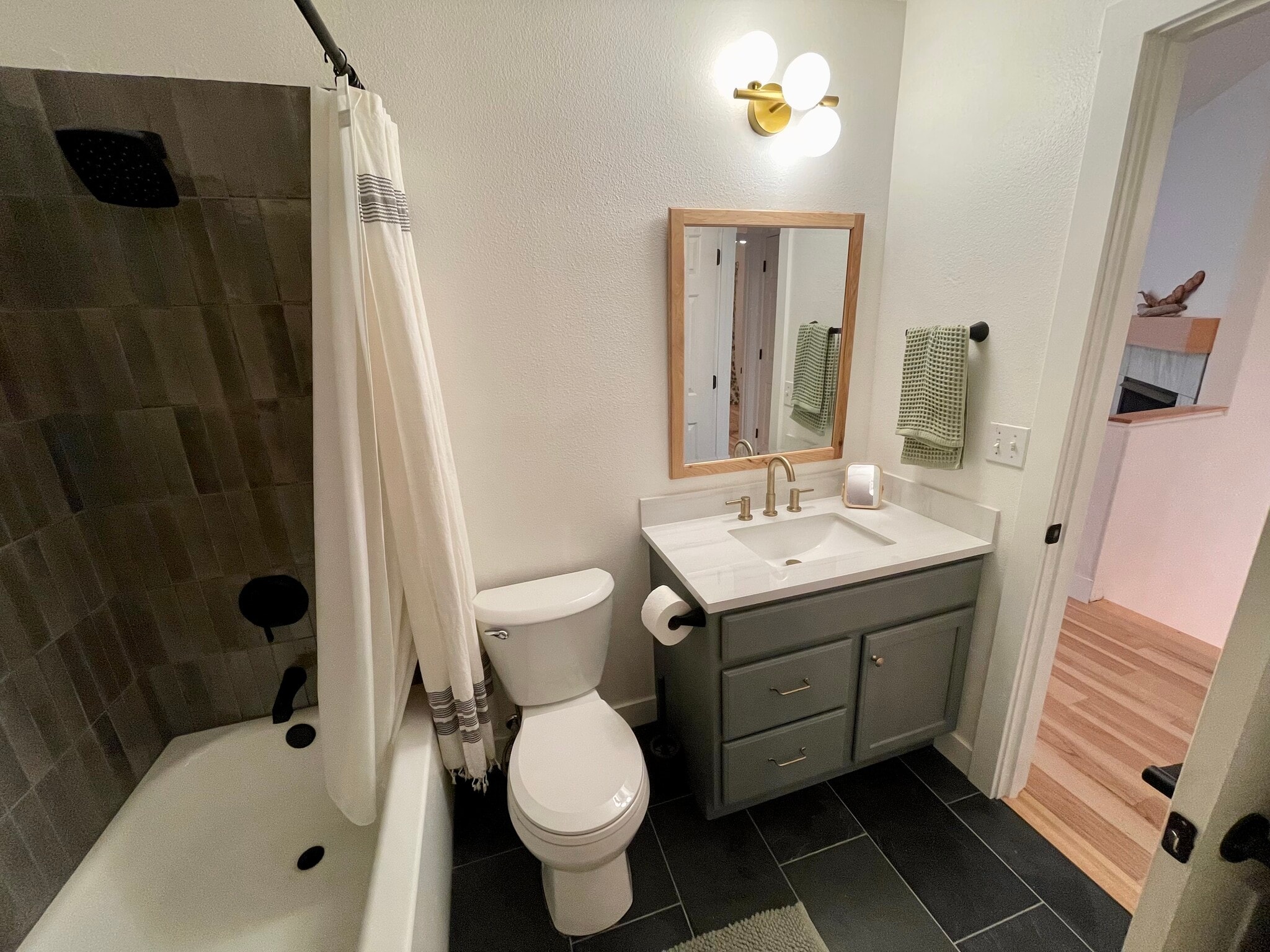 Building Photo - 8930 Northwood Park Cir