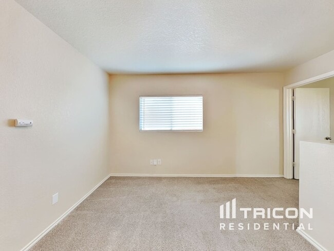 Building Photo - 10039 Amber Breeze