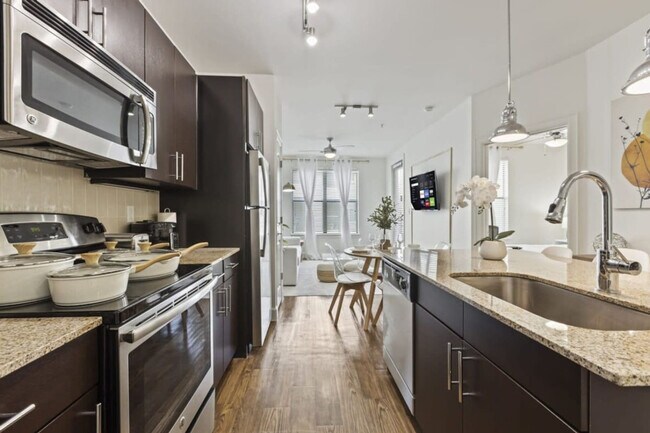 Building Photo - 5445 Town and Country Blvd