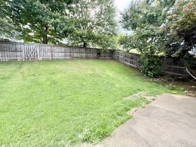 Building Photo - 1105 Mercer Dr