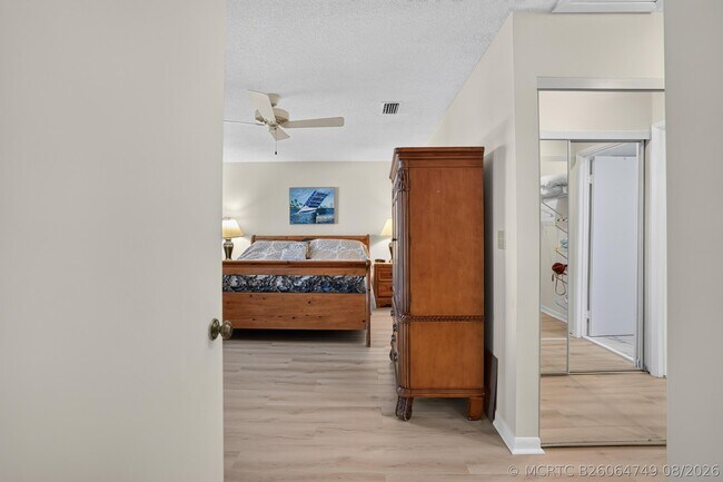 Building Photo - 65 Pelican Pointe Dr
