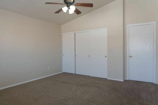 Building Photo - 5258 Cedar Bridge Ct