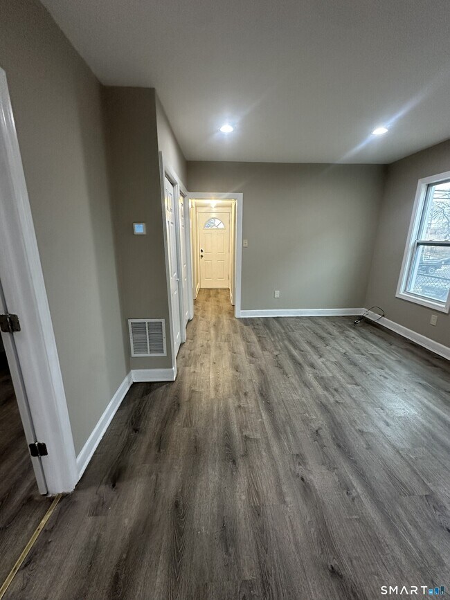 Building Photo - 179 Orland St