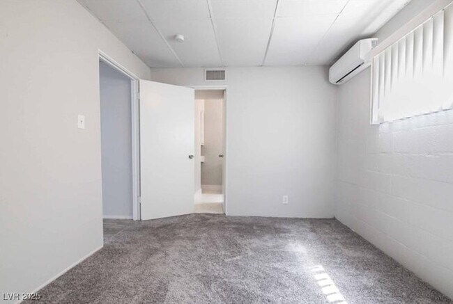 Building Photo - 239 W Cleveland Ave