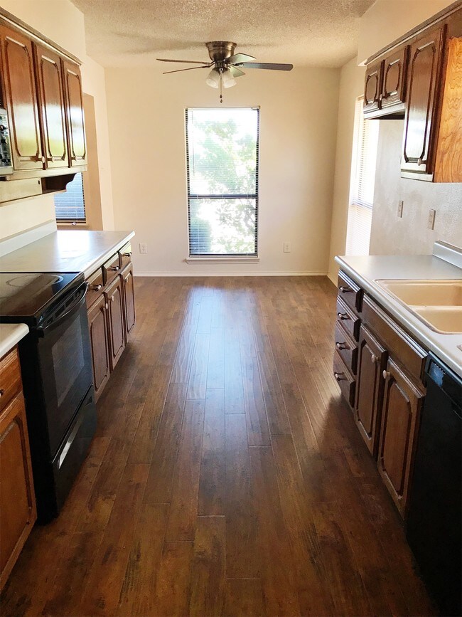 Building Photo - 1638 Brown Trail