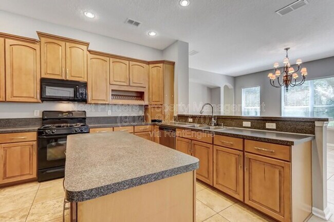 Building Photo - 6132 White Tip Rd