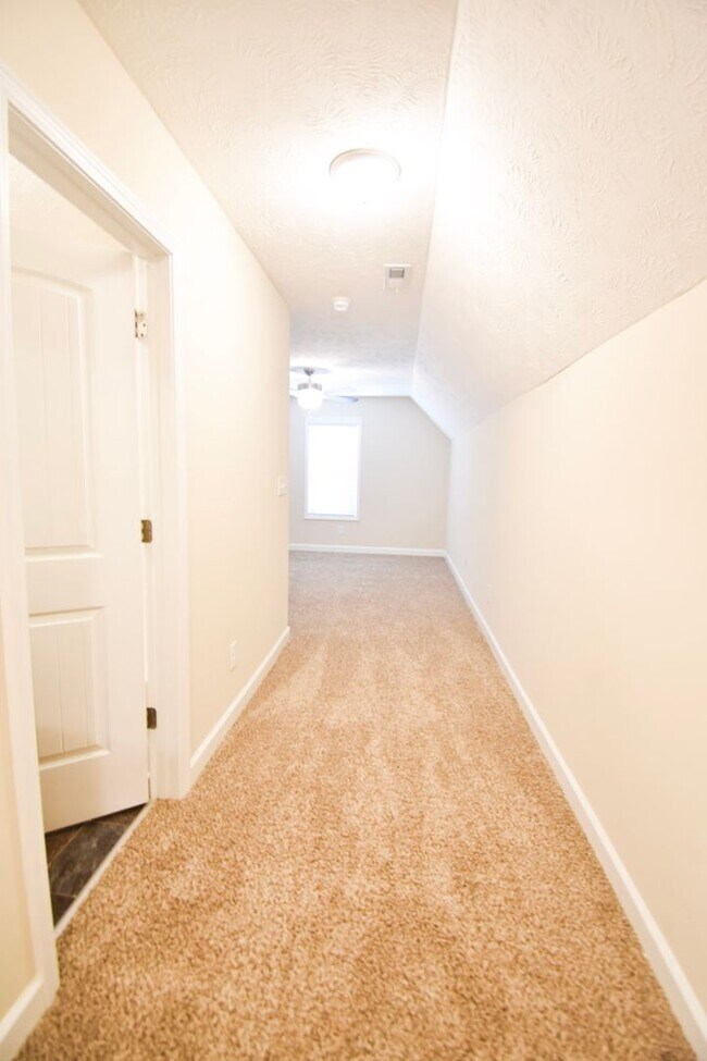 Building Photo - 4 Bedroom 3 Bathroom No Pets