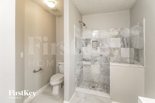 Building Photo - 4221 Silver Streak Dr