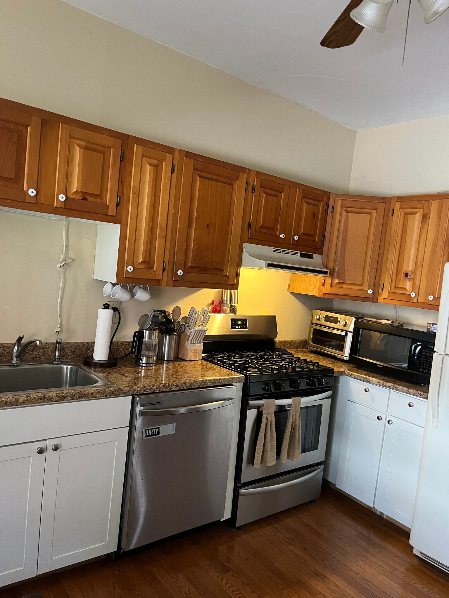 Kitchen - 215 S New St