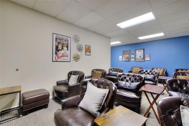 Building Photo - 475 Mount Vernon Hwy NE