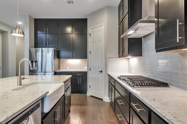 Building Photo - 7100 Trissino Dr