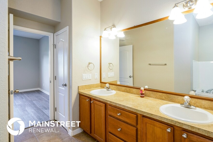 Building Photo - 3416 Grove Blossom Ln