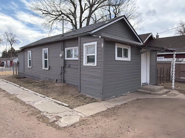 Building Photo - 221 10th St