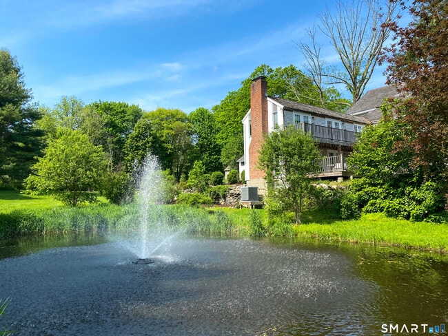 Building Photo - 165 Drum Hill Rd