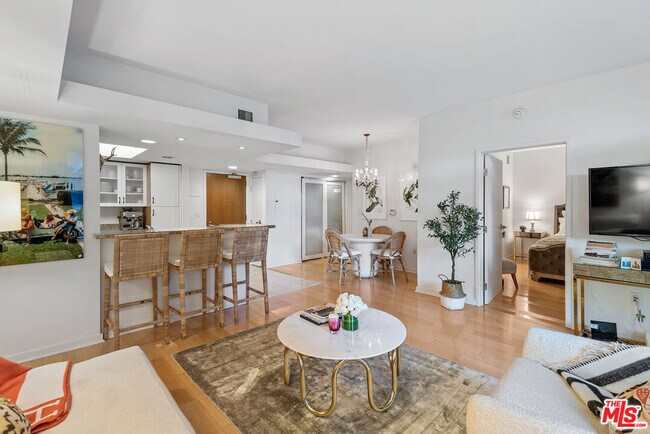 Primary Photo - 13700 Marina Pointe Dr