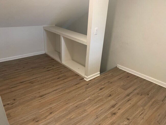 Building Photo - Future Rental-Cozy 1 Bedroom House with bo...