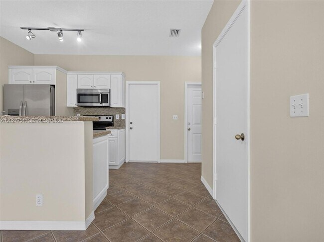 Building Photo - 3677 San Simeon Cir