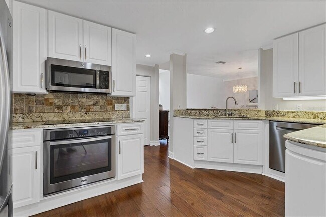 Building Photo - 1711 Starling Dr
