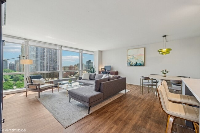 Building Photo - 340 W Diversey Pkwy