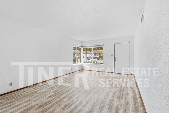 Building Photo - 2304 Villanova Cir