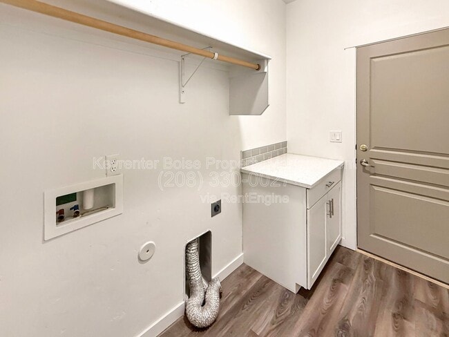 Building Photo - 2115 W Bella Ln