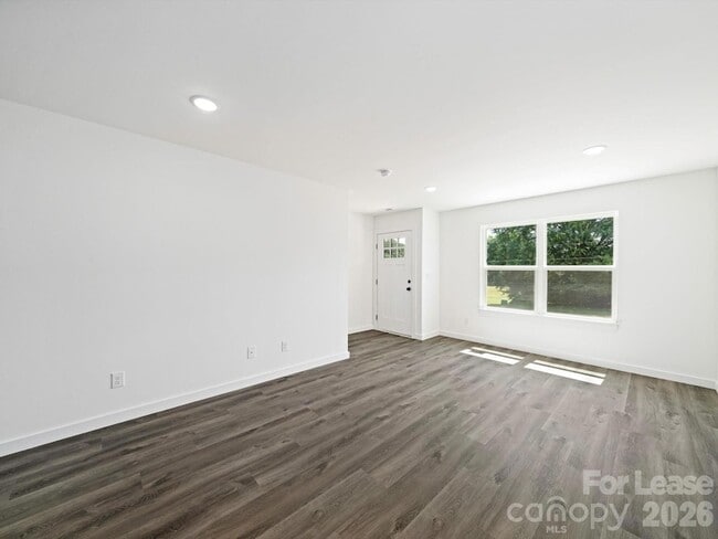 Building Photo - 2753 34th St Pl NE