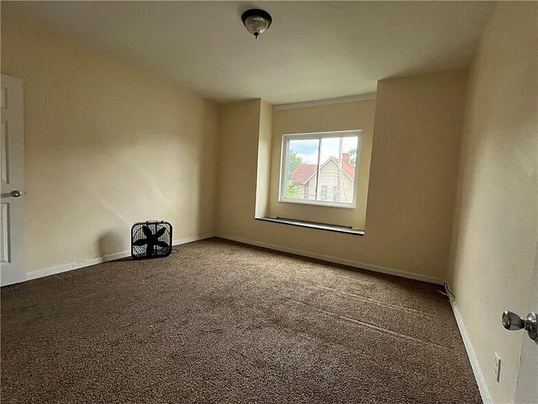 Building Photo - 3929 Vinceton St