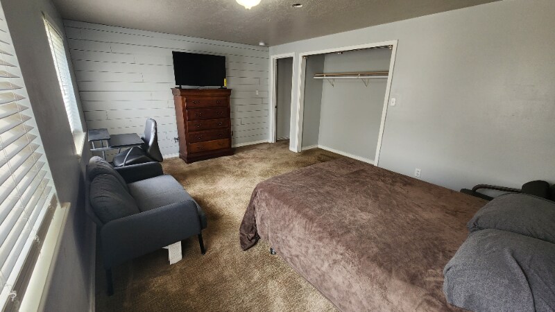 Building Photo - 8543 Poison Oak Dr
