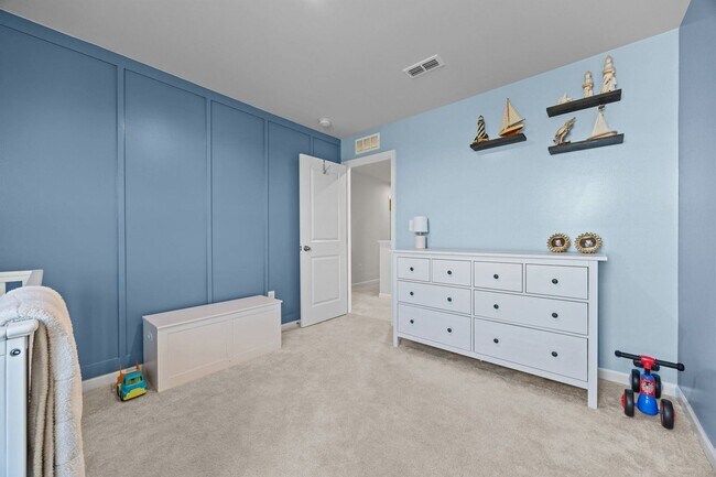 Building Photo - 160 Day Song Ct