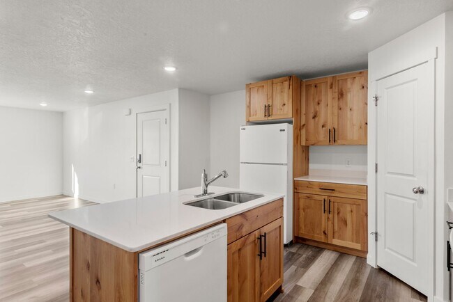 Building Photo - Beautiful, brand new 3 bed apartment in Pocatello!
