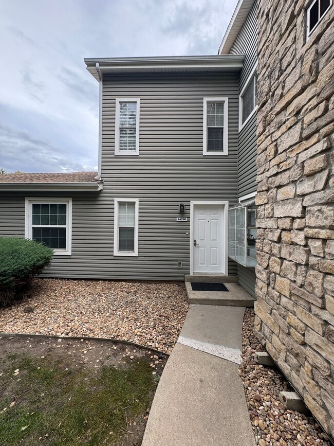 Building Photo - 8470 Everett Way