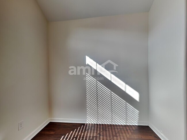 Building Photo - 4 Buxton Ave