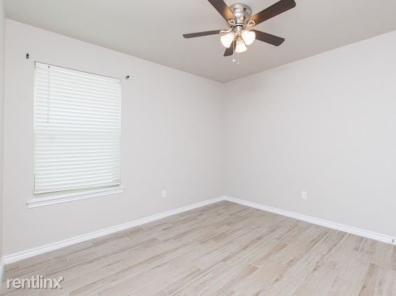 Building Photo - 3 br, 2 bath Duplex - 2541 Leroy Lane B