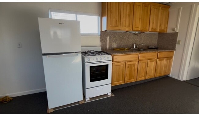 Building Photo - 1 bed/1 bath Studio/Apartment In Monterey - Very close to DLI & NPS