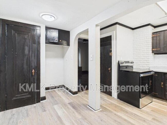 Building Photo - 973 Harrison Ave