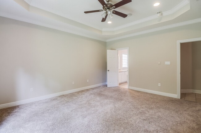 Building Photo - 15033 S White Swan Dr