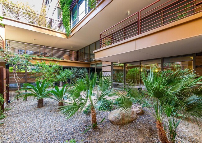 Building Photo - 7147 E Rancho Vista Dr