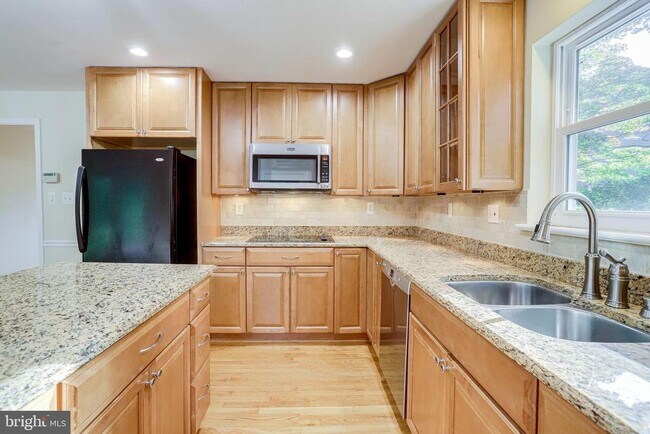 Building Photo - 7321 Reddfield Ct