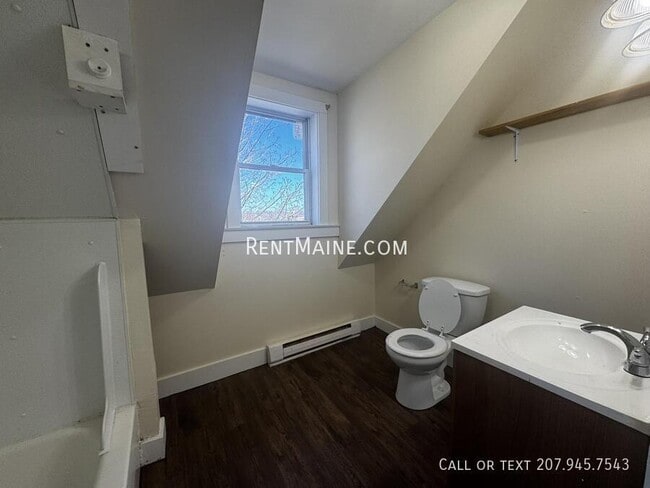 Building Photo - 3 Summer St