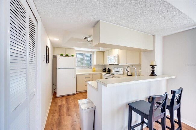 Building Photo - 1645 Spoonbill Ln