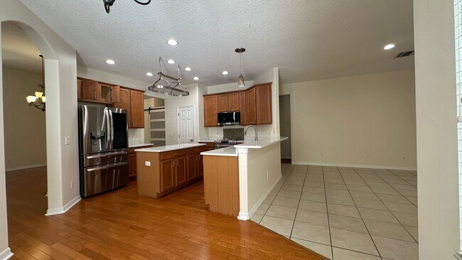 Building Photo - 1653 Cherry Ridge Dr