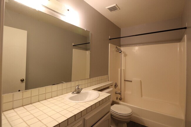 Building Photo - Spacious Northpointe Condo – 3 Bedrooms + Office | 3 Baths | Attached 2-Car Garage