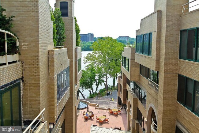 Building Photo - 3030 Water St NW