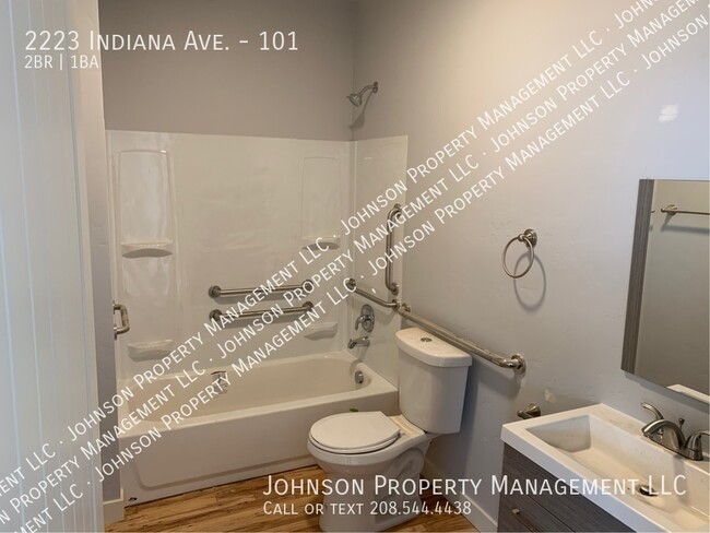 Building Photo - Charming, Remodeled 2-Bed Apartment with A...