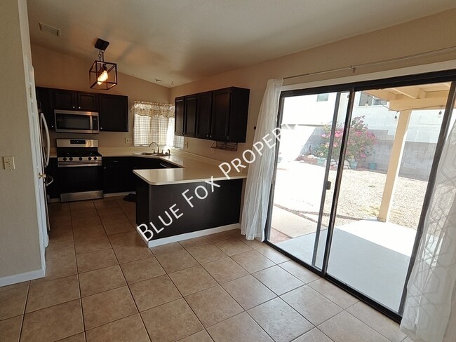 Building Photo - 5189 W Aquamarine St